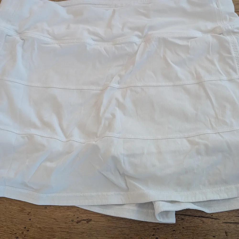 Set Of 2 Lululemon Size 8 Women's Skorts - Black and White - Picture 2 of 9